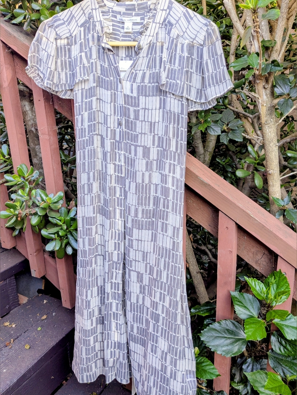 Banana Republic Gray Geometric Midi Dress with Flutter Sleeves, (NWT)